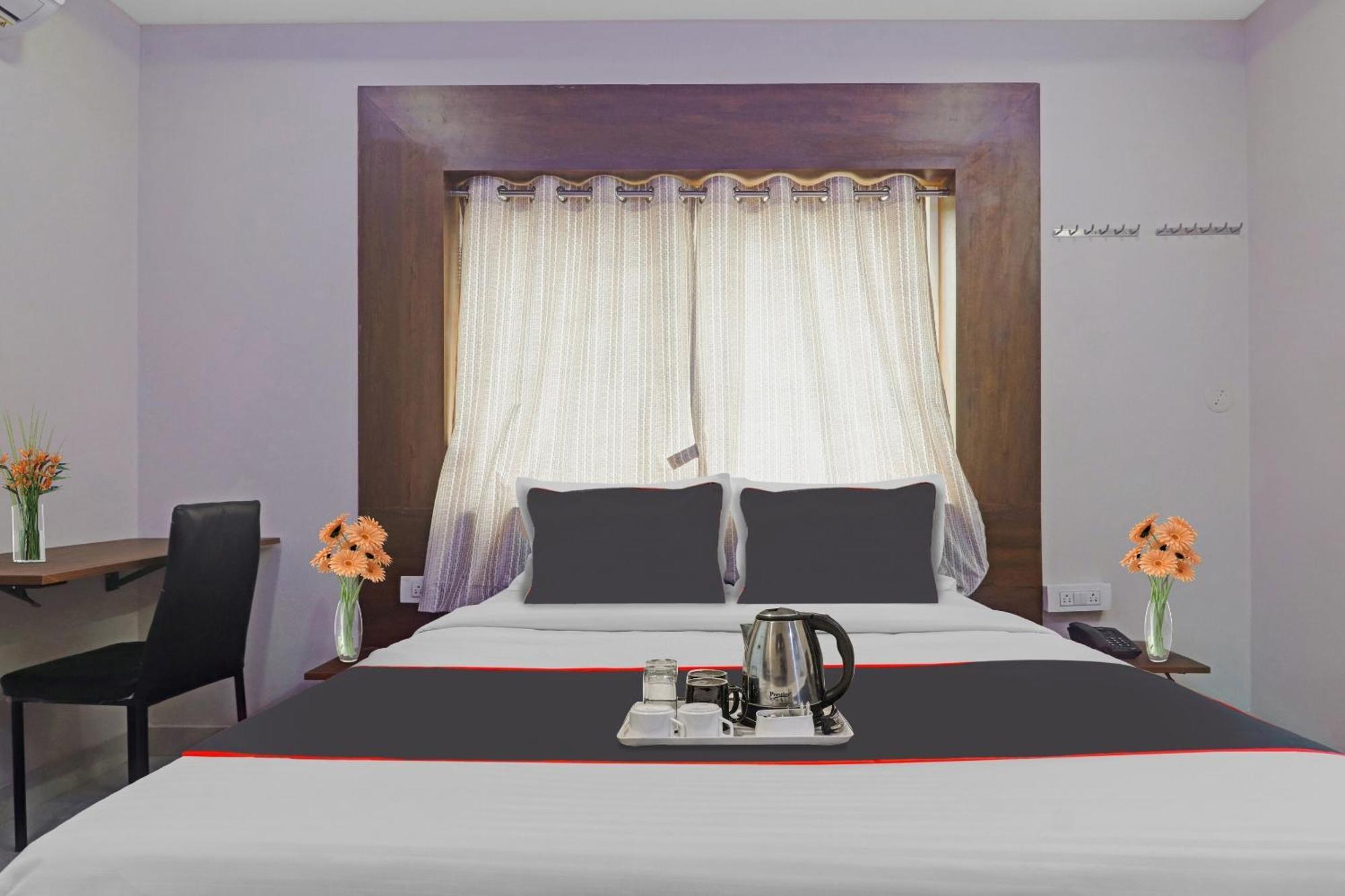 Super Capital O Srinika Inn Gachibowli Exterior photo