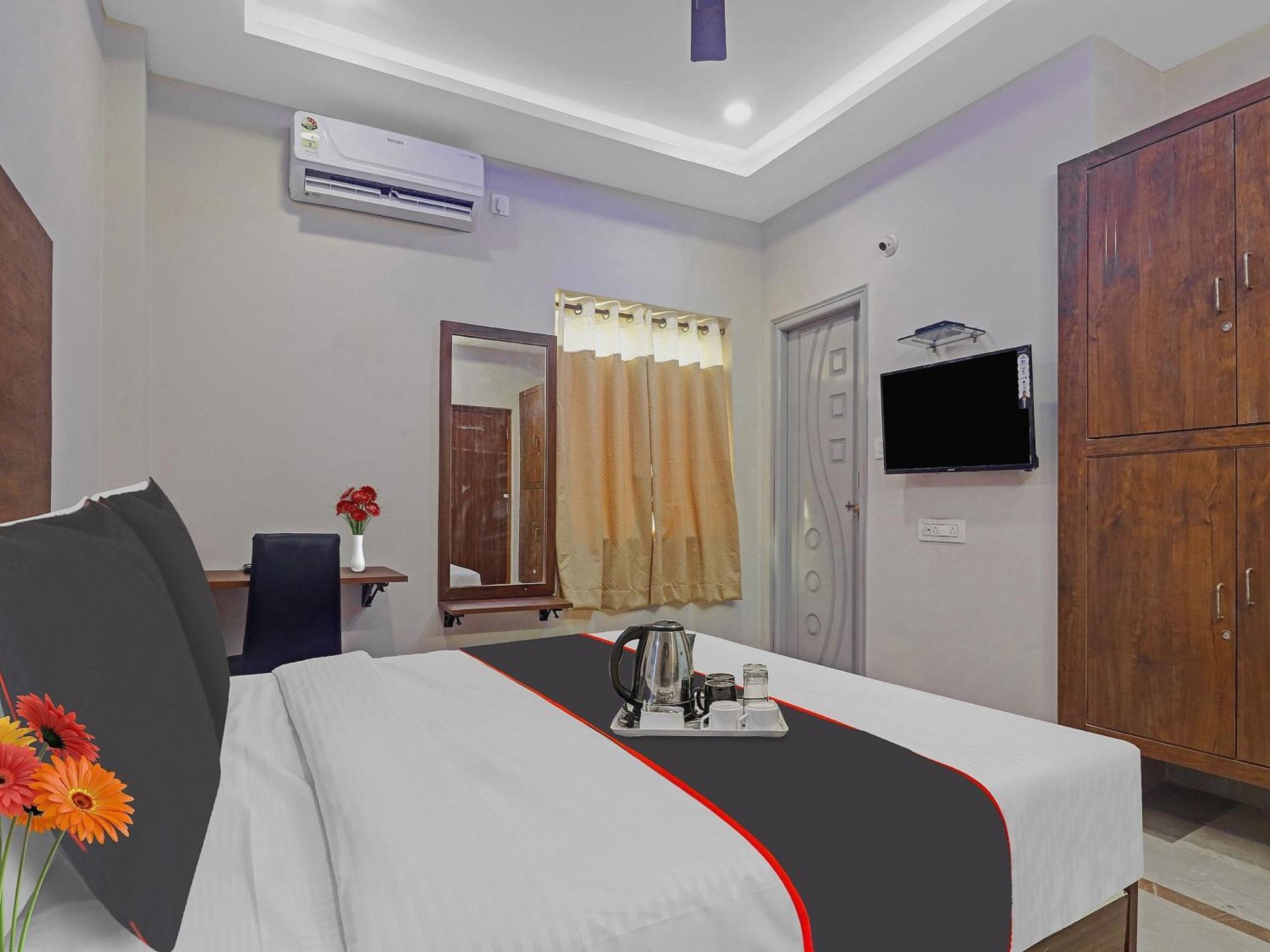 Super Capital O Srinika Inn Gachibowli Exterior photo