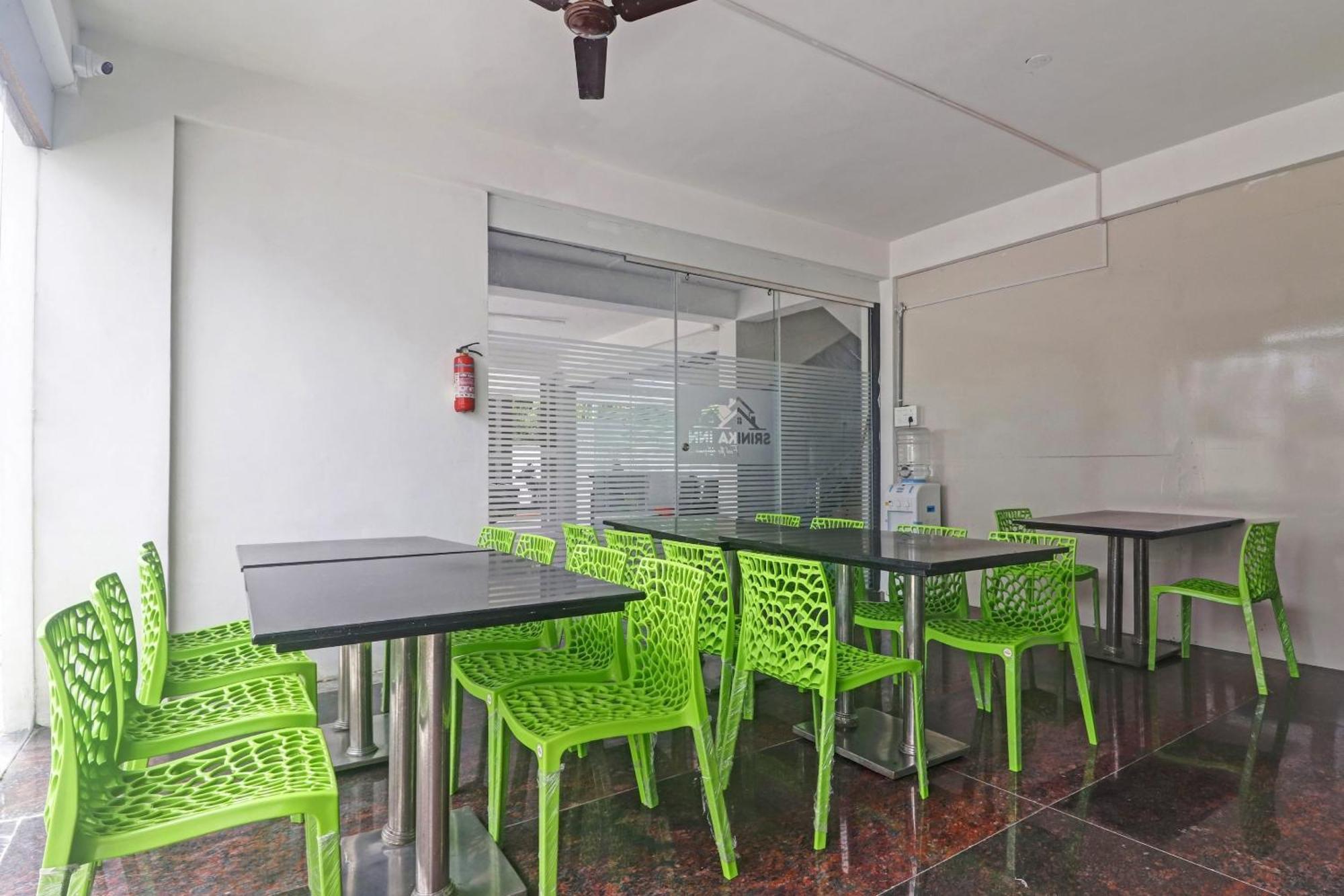 Super Capital O Srinika Inn Gachibowli Exterior photo